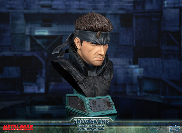 Metal Gear Solid - Solid Snake Grand-Scale Bust (Exclusive Edition GSB) (snakebust-gsb_ex_30.jpg)