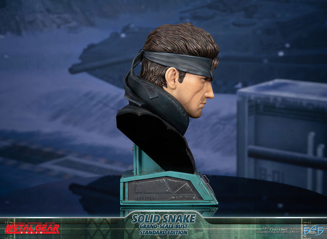 Metal Gear Solid - Solid Snake Grand-Scale Bust (Standard Edition GSB) (snakebust-gsb_st_06.jpg)