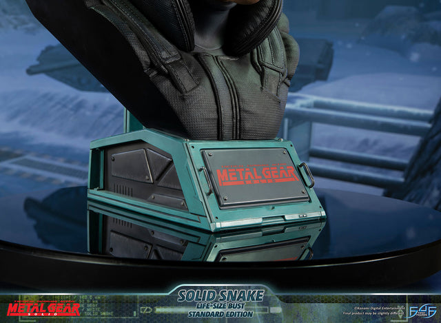 Metal Gear Solid - Solid Snake Life-Size Bust (Standard LSB) (snakebust-lsb-st_19.jpg)