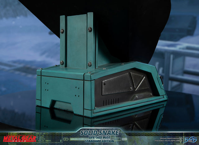 Metal Gear Solid - Solid Snake Life-Size Bust (Standard LSB) (snakebust-lsb-st_23.jpg)