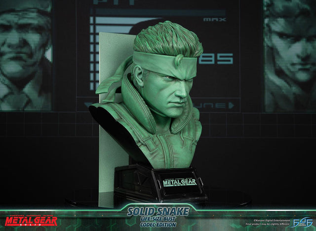 Metal Gear Solid - Solid Snake Life-Size Bust (Codec Edition LSB) (snakebust-lsb_co_01.jpg)