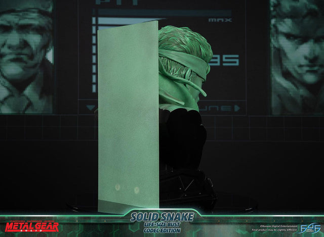 Metal Gear Solid - Solid Snake Life-Size Bust (Codec Edition LSB) (snakebust-lsb_co_03.jpg)
