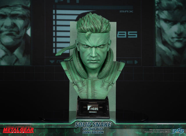 Metal Gear Solid - Solid Snake Life-Size Bust (Codec Edition LSB) (snakebust-lsb_co_15.jpg)