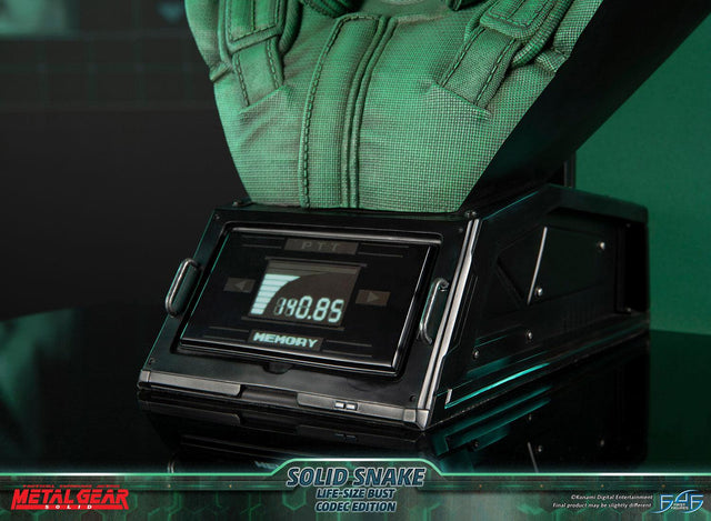 Metal Gear Solid - Solid Snake Life-Size Bust (Codec Edition LSB) (snakebust-lsb_co_19.jpg)