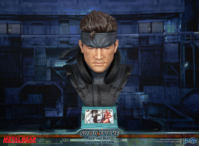 Metal Gear Solid - Solid Snake Life-Size Bust (Exclusive Edition LSB) (snakebust-lsb_ex_27.jpg)
