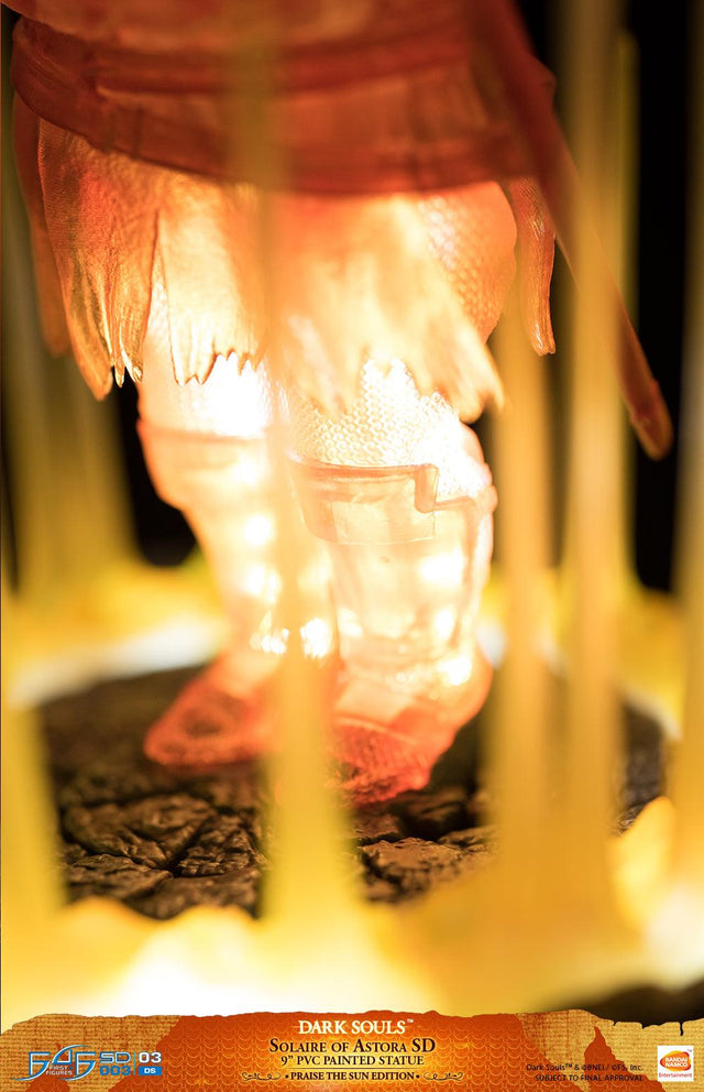 Solaire of Astora SD Praise the Sun Edition (solairesd-web-v-pts-09.jpg)