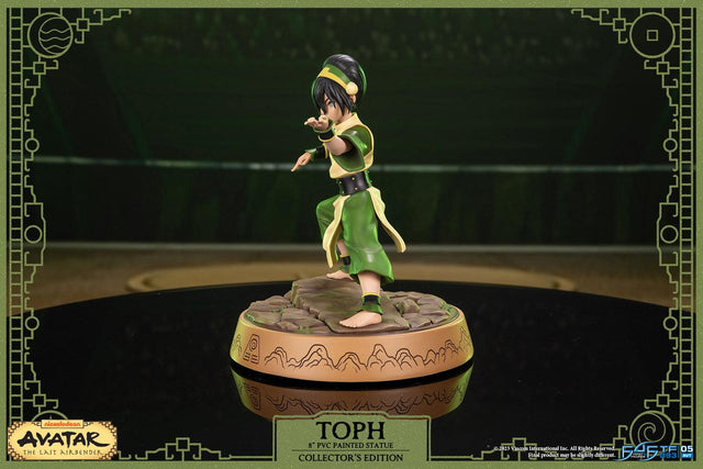 Avatar: The Last Airbender - Toph PVC (Collector's Edition) (tophce_07.jpg)