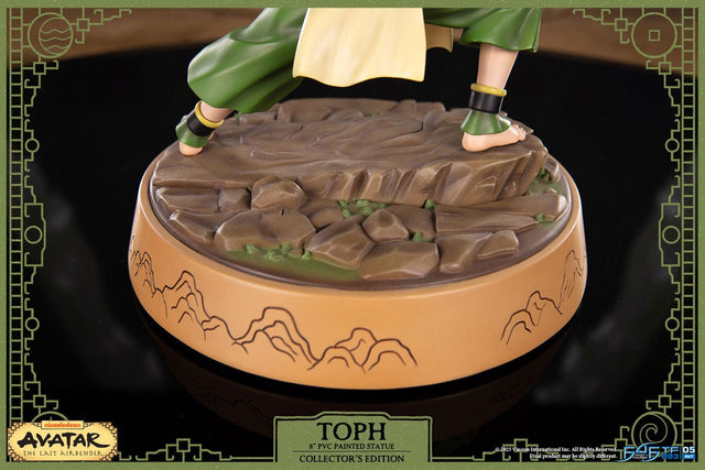 Avatar: The Last Airbender - Toph PVC (Collector's Edition) (tophce_24.jpg)