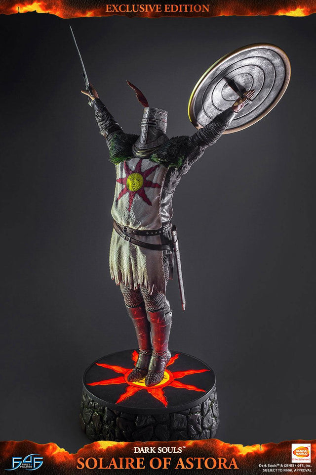 Solaire of Astora (Exclusive) (vertical_10_2_3.jpg)