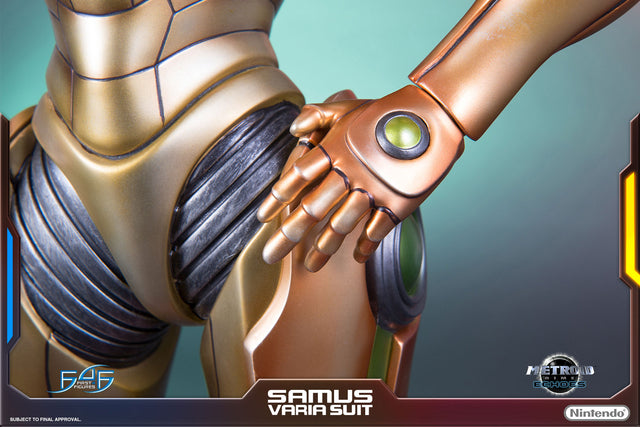 Varia Suit (vs_reg_horizontal_03.jpg)