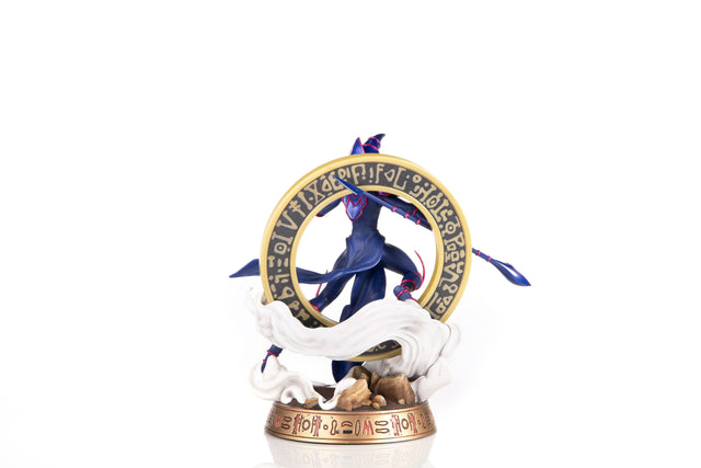 Yu-Gi-Oh! – Dark Magician (Standard Blue Edition) (whitebg_st_blue_5_dsc_8208.jpg)