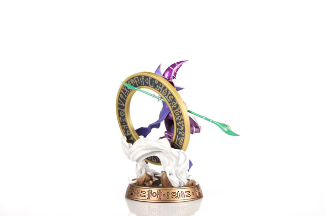 Yu-Gi-Oh! – Dark Magician (Standard Purple Edition) (whitebg_st_purple6_dsc_8217.jpg)