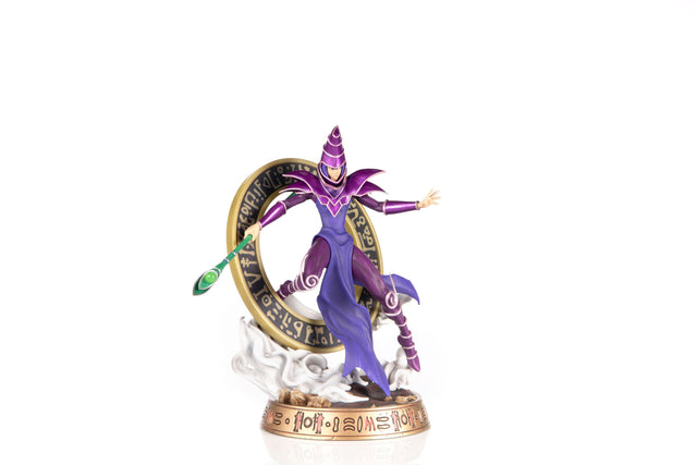 Yu-Gi-Oh! – Dark Magician (Standard Purple Edition) (whitebg_st_purple8_dsc_8219.jpg)