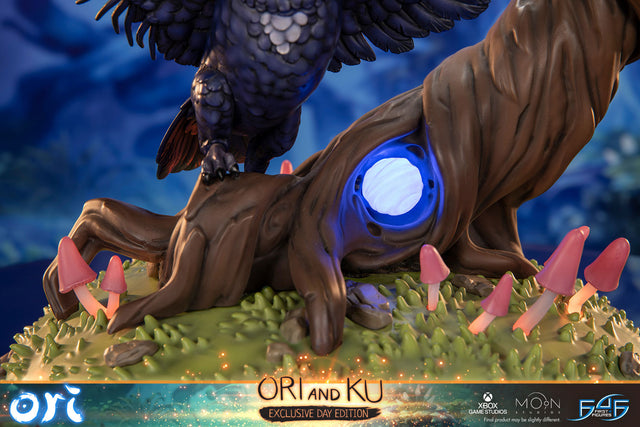 Ori and the Will of the Wisps - Ori and Ku Exclusive Edition (Day Variation) (33045e43-4ab3-46e2-8eea-132b76a4f564.jpg)