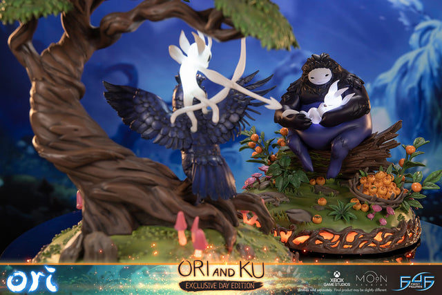 Ori and the Will of the Wisps - Ori and Ku Exclusive Edition (Day Variation) (9012cad9-8fee-47fc-8e2b-e72f6836a267.jpg)