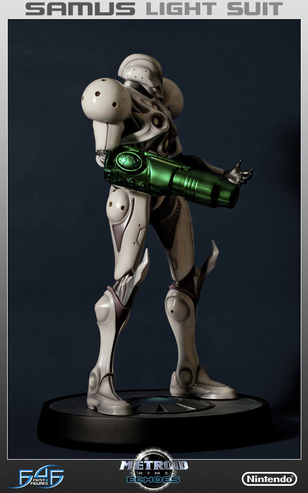 Samus Light Suit Exclusive (MPLSX027.jpg)