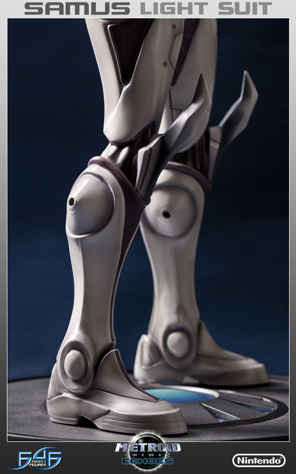 Samus Light Suit Exclusive (MPLSX041.jpg)