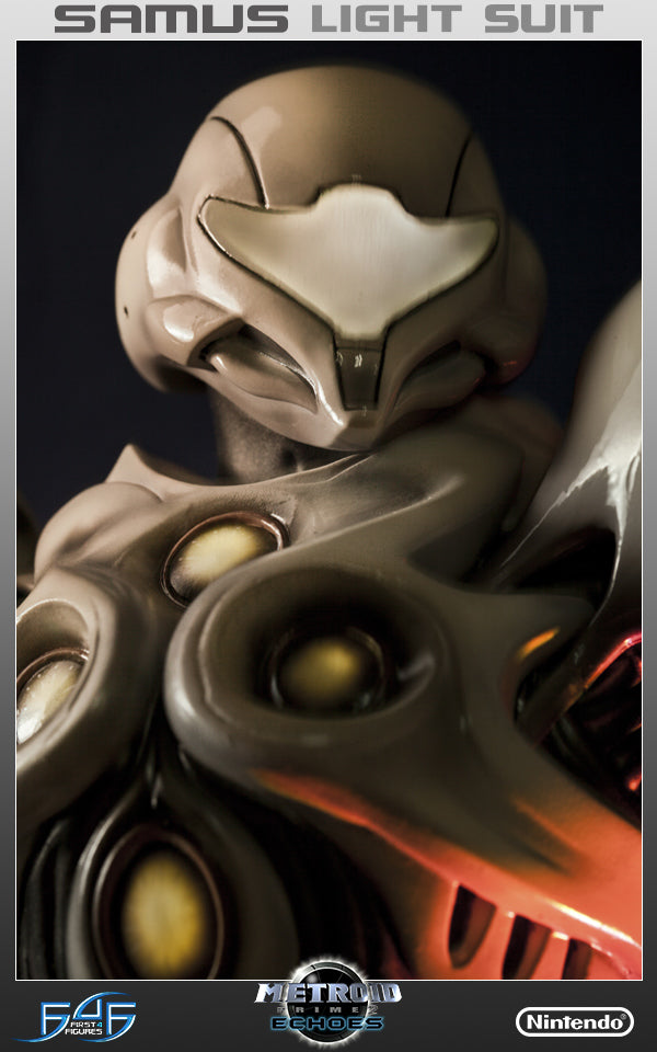 Samus Light Suit Exclusive (MPLSX044.jpg)