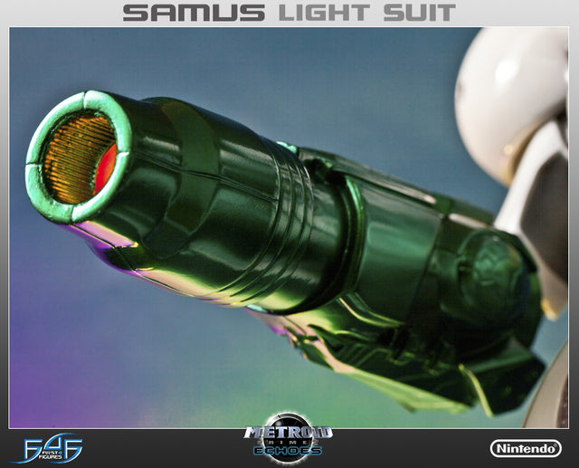 Samus Light Suit Exclusive (MPLSX058.jpg)