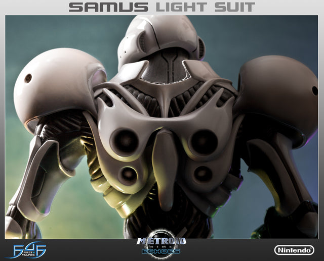 Samus Light Suit Exclusive (MPLSX065.jpg)