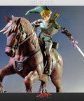 Link on Epona  (TPLOE011.jpg)