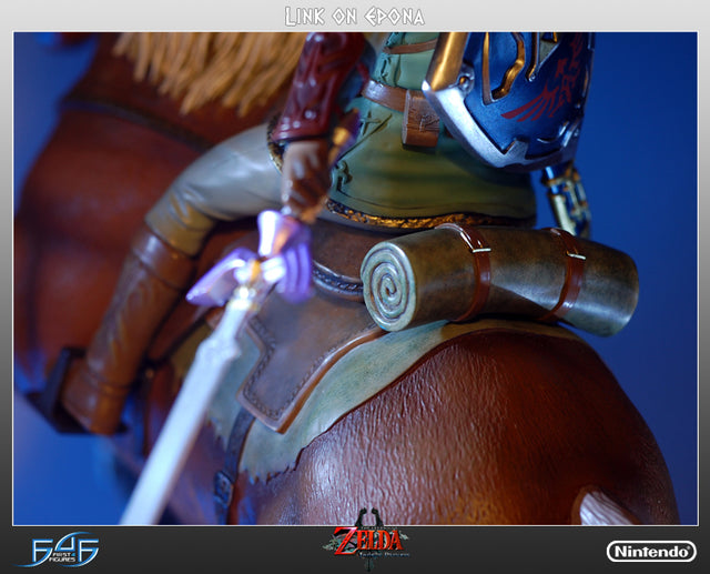 Link on Epona  (TPLOE013.jpg)