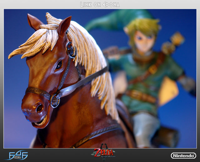 Link on Epona  (TPLOE014.jpg)