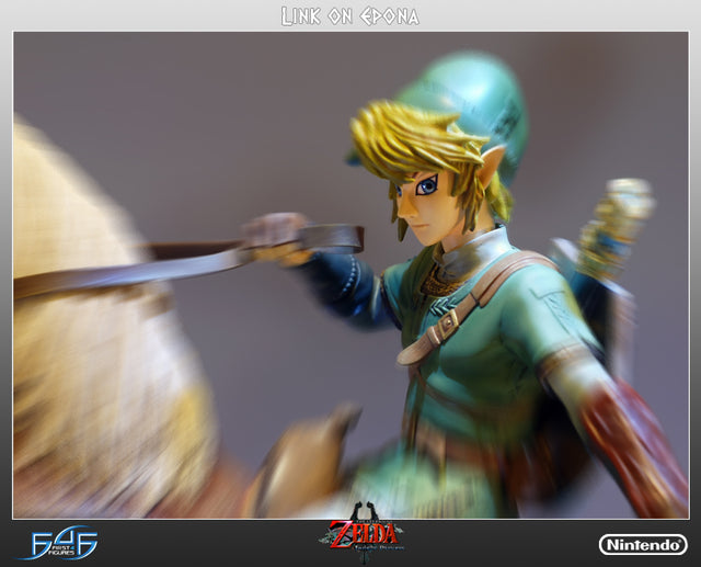 Link on Epona  (TPLOE024.jpg)