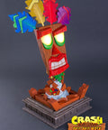 Aku Aku Mask (Exclusive) (aku_vertical_exc_12.jpg)