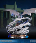 Yu-Gi-Oh! – Blue-Eyes White Dragon (Definitive White Edition) (bewd-whitedef-web-24.jpg)