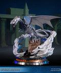 Yu-Gi-Oh! – Blue-Eyes White Dragon (Definitive White Edition) (bewd-whitedef-web-32.jpg)