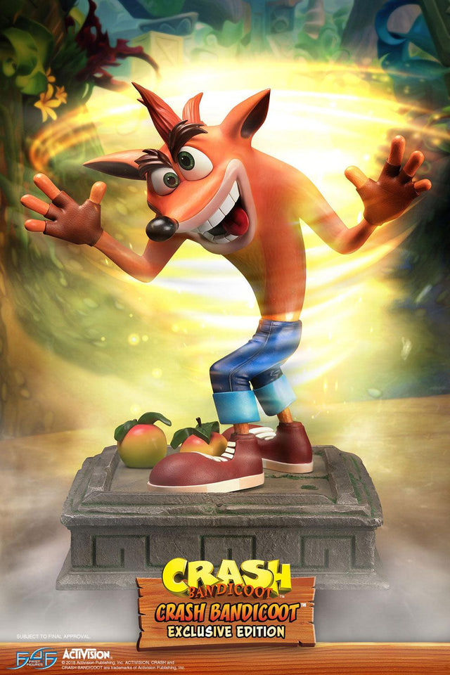 Crash Bandicoot (Exclusive) (crash-resin-vertical-exc_01.jpg)