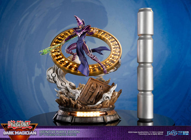 Yu-Gi-Oh! – Dark Magician (Definitive Purple Edition)  (launchphoto_dmpurple_de-17.jpg)