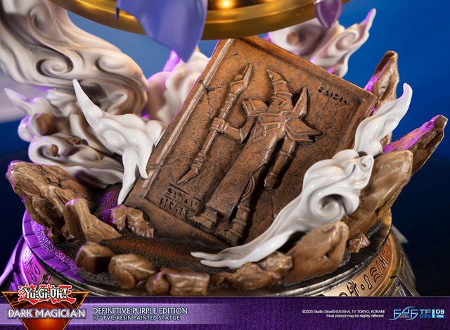 Yu-Gi-Oh! – Dark Magician (Definitive Purple Edition)  (launchphoto_dmpurple_de-29.jpg)