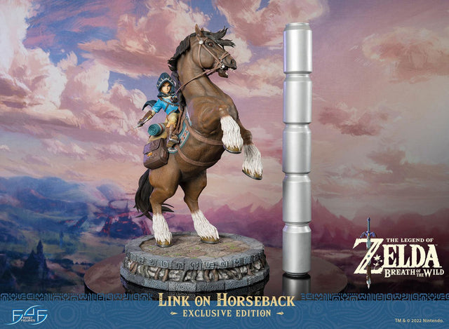 The Legend of Zelda™: Breath of The Wild - Link on Horseback (Exclusive Edition) (linkonhorseback_ex_09.jpg)