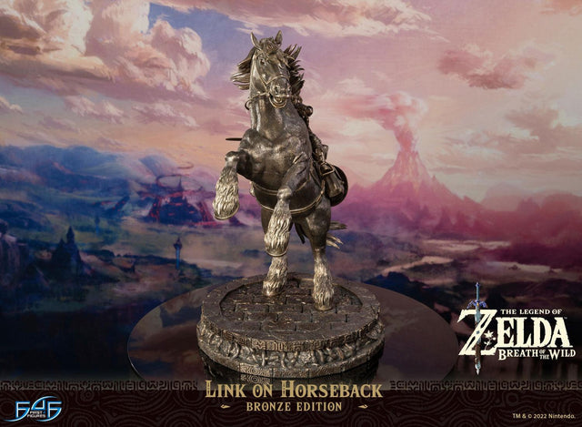 The Legend of Zelda™: Breath of The Wild - Link on Horseback (Bronze Edition) (linkonhorseback_var_01_1.jpg)