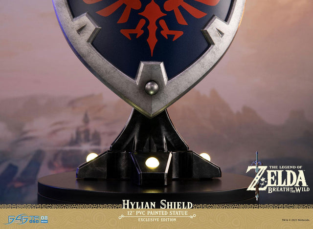 The Legend of Zelda™: Breath of the Wild – Hylian Shield (Exclusive Edition) (shield_launchphoto_ex_24.jpg)