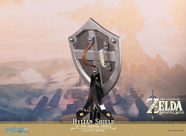 The Legend of Zelda™: Breath of the Wild – Hylian Shield (Exclusive Edition) (shield_launchphoto_st_03_1.jpg)