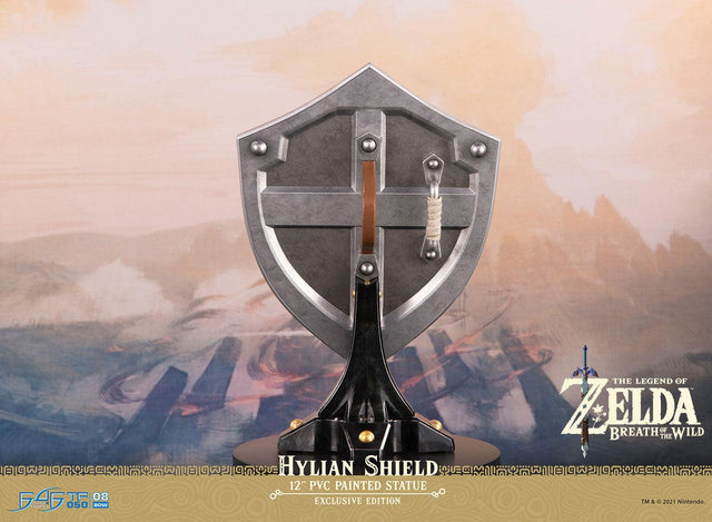 The Legend of Zelda™: Breath of the Wild – Hylian Shield (Exclusive Edition) (shield_launchphoto_st_04_1.jpg)