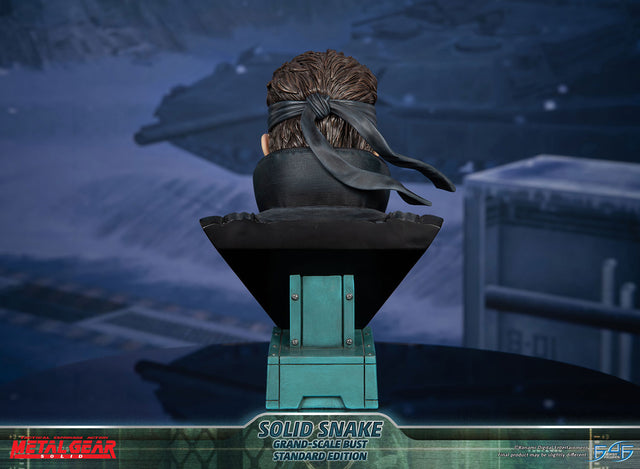 Metal Gear Solid - Solid Snake Grand-Scale Bust (Standard Edition GSB) (snakebust-gsb_st_04.jpg)