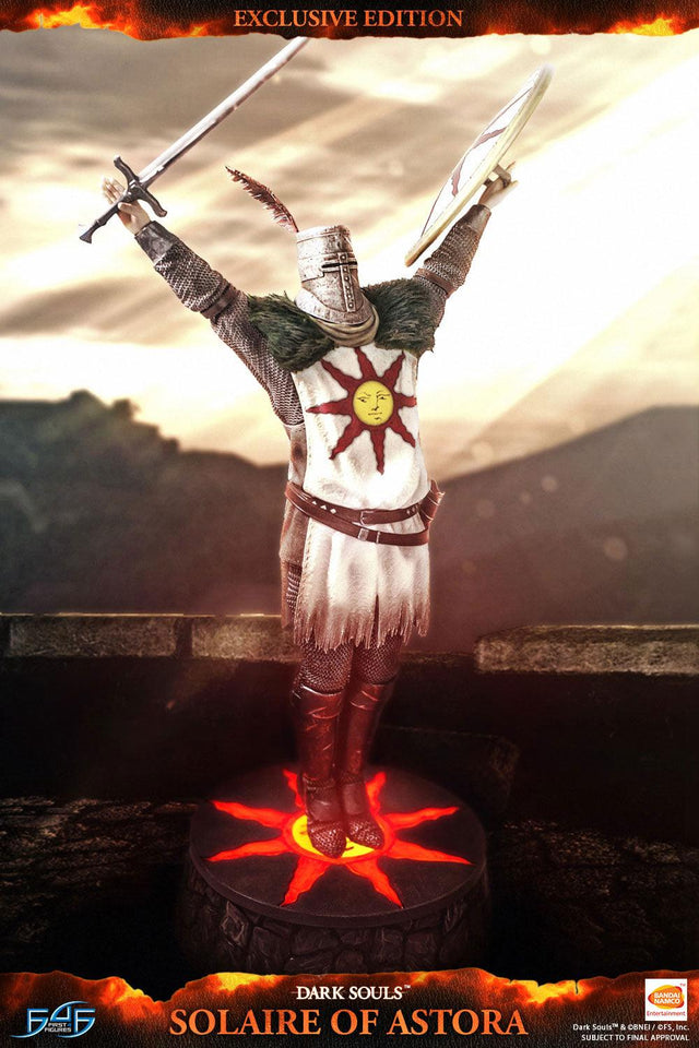 Solaire of Astora (Exclusive) (vertical_01_2_3.jpg)